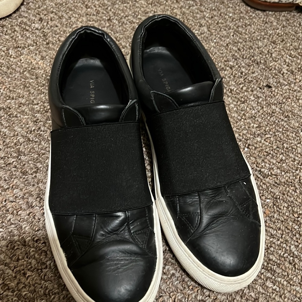 Via Spiga black sneakers!